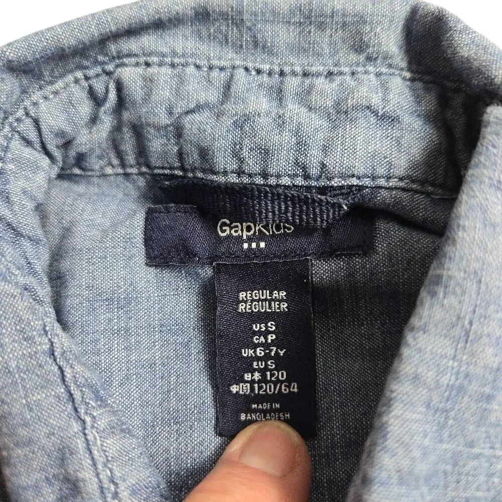 Gap Kids buttondown shirt S